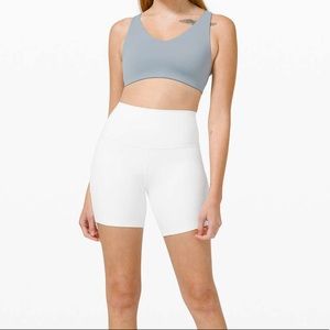 Lululemon white ALIGN 6” short sz 8